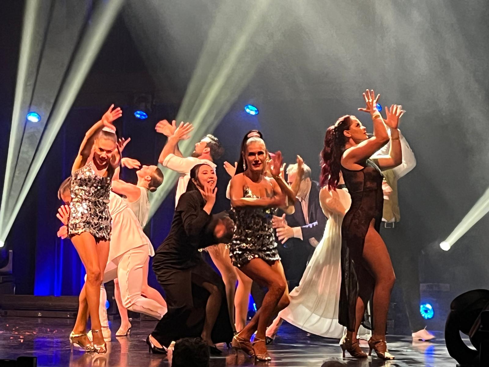 Ensemble der Show "DELUXE", Foto von Privat